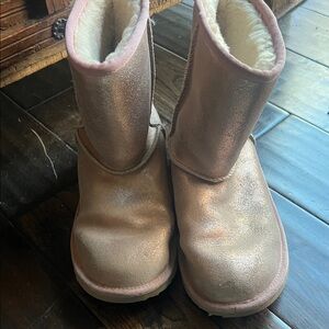 UGG Kids Boots in Shimmering Pink